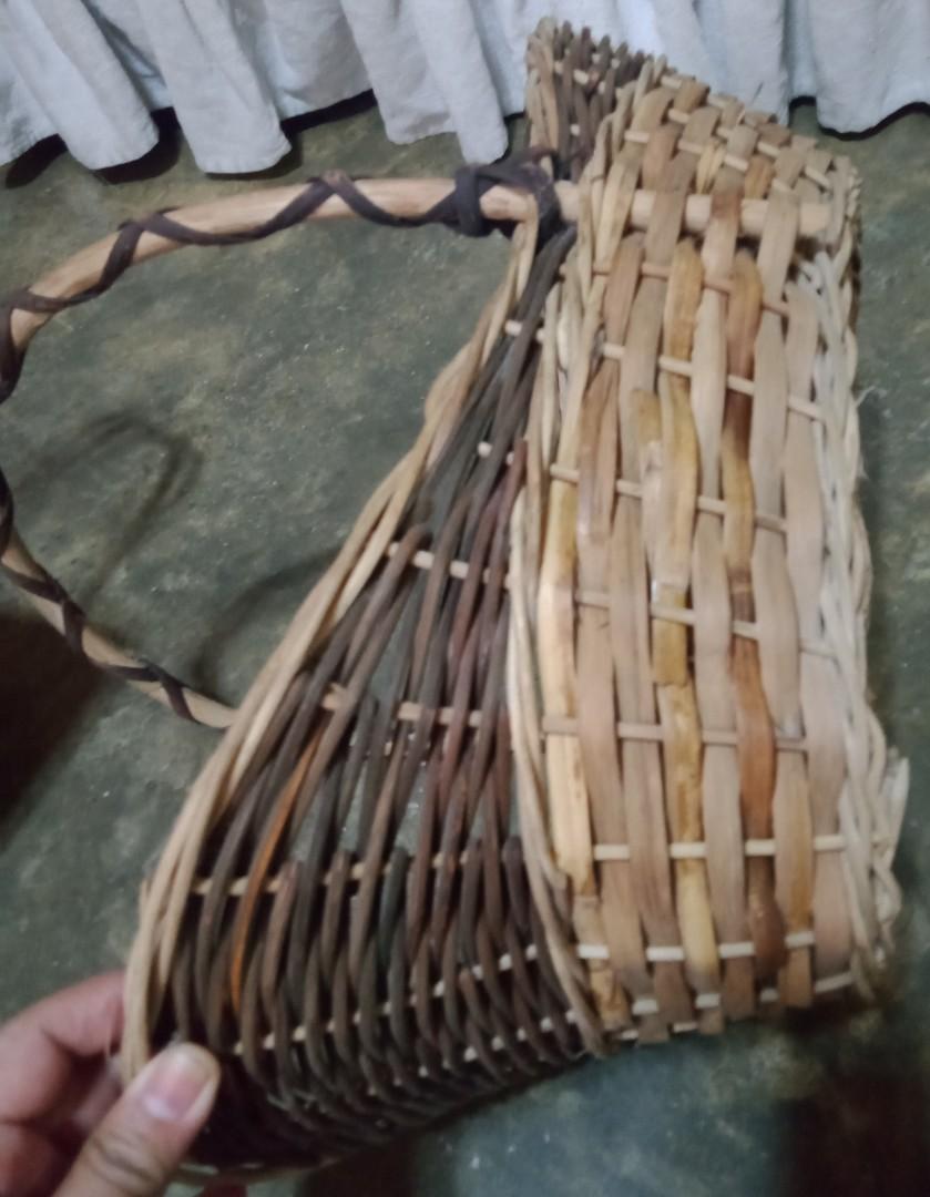 Native basket w/ handle (Category: Gift Baskets & Hampers) located in Quezon City. Submitted by Dbakerbel_th (Listing ID 1150255495, Image 2). Description: ✅11" Width ✅19" Length ✅13" Height.