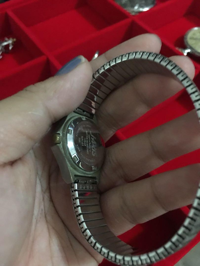 Original script by J-axis Japan watch sale (Category: Women's Watches) located in Naga. Submitted by luckyjewels (Listing ID 1150266421, Image 2). Description: With battery No flaws .