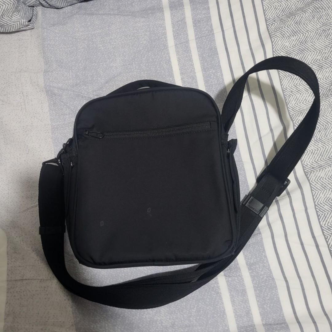 Pacsafe Messenger Bag, Men's Fashion, Bags, Sling Bags on Carousell