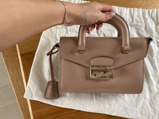 （分類：）位於 。 由 yiucysh 提交（商品編號 1150286577，圖片 1）。簡介： 。