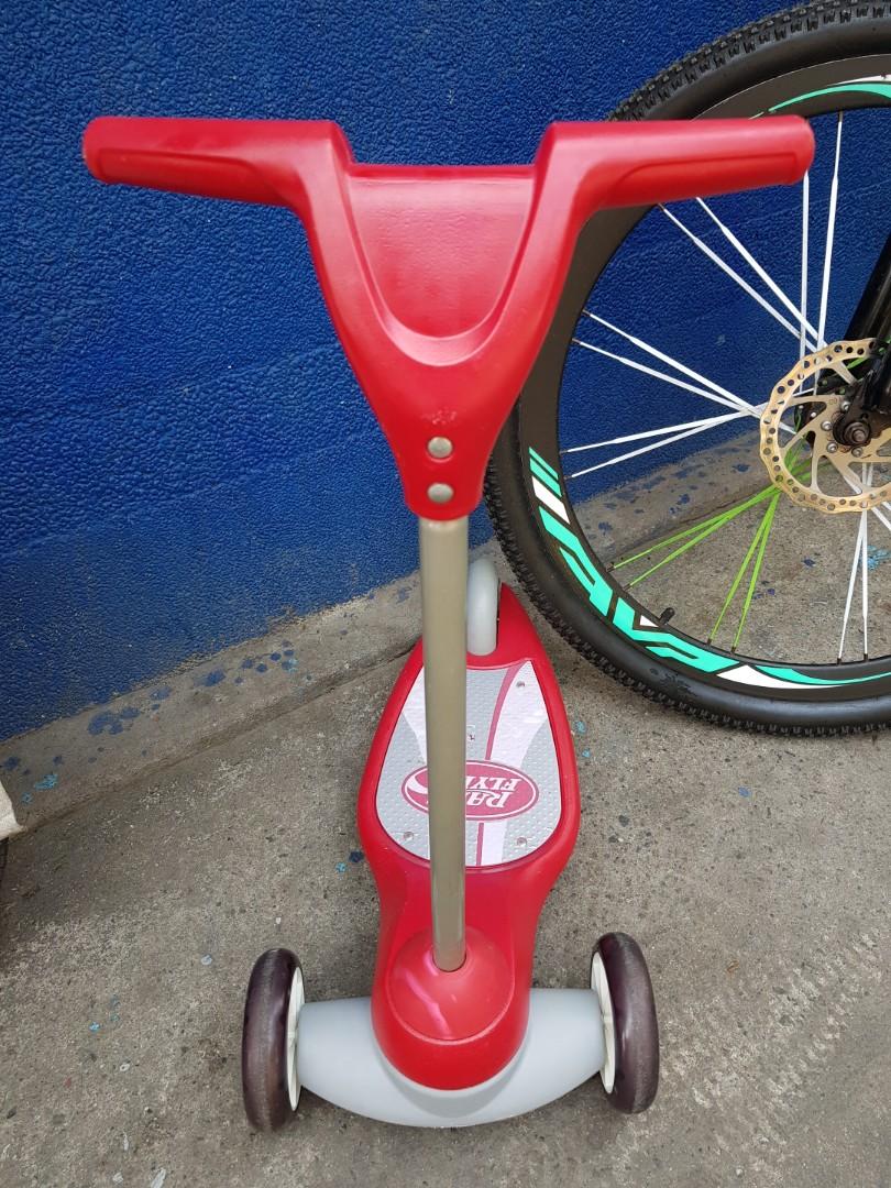 RADIO FLYER My 1st Scooter (Category: Infant Playtime) located in Manila. Submitted by mamaloverakkie (Listing ID 1150337156, Image 3). Description: USED/PRELOVED! when buying preloved item pls. dont expect too much! expect me mga signs of used. 🥰❤😍😘🤗 PLS. ZOOM IN PHOTOS FOR THE ITEM CONDITION PO🧐🧐🧐🧐🧐.