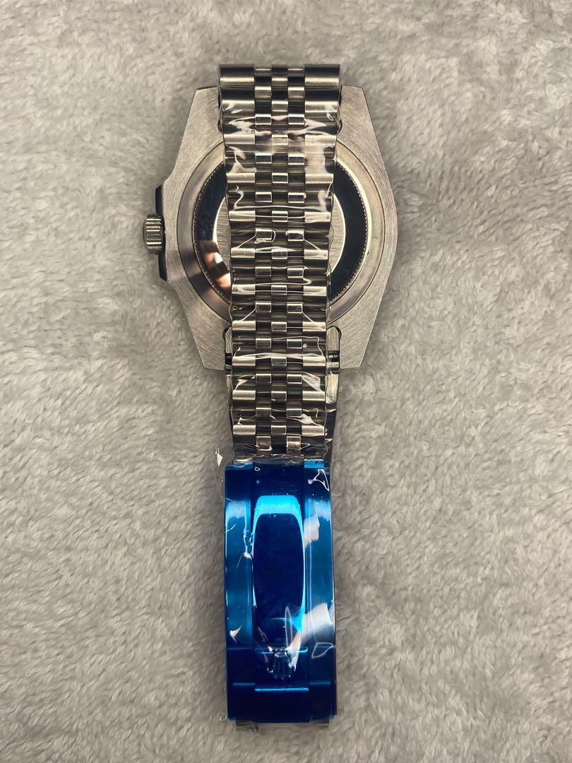 Rolex GMT Master II Pepsi Bezel Automatic (Category: Men's Watches) located in Bulacan. Submitted by SweetAndEssential (Listing ID 1150351425, Image 3). Description: Automatic Movement Black Dial with 2-Tone Color 24 Hour Rotatable Bezel (Pepsi) Stainless Steel Sapphire Crystal Glass Luminous Hands and Markers Cyclops Lens Jubilee Bracelet You can see the logo on 12 position Name around dial with serial number Logo inside Sapphire Crystal Glass C
