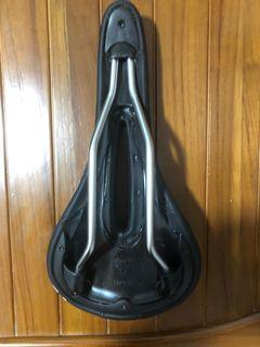 Saddle