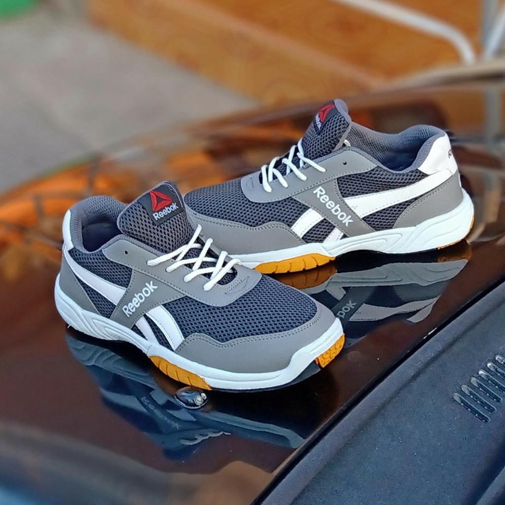 Walking Shoes Reebok Shoes Price 999 Reebok Unisex Fitness Gl 6000