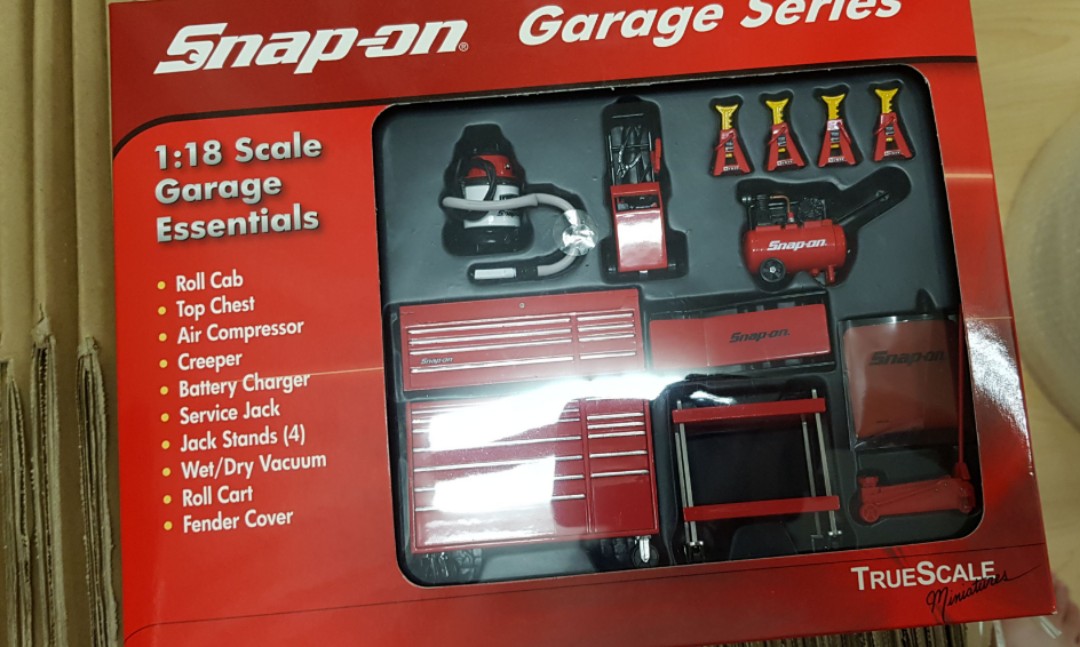 118 Scale SnapOn Garage Series Set 1 & 2, Hobbies & Toys, Toys