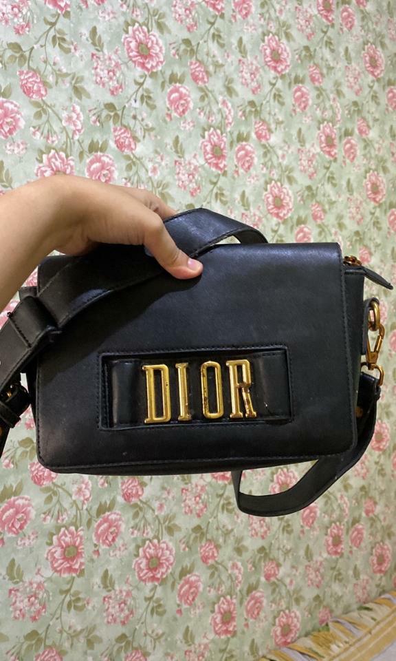TAS HITAM DIOR, Fesyen Wanita, Tas & Dompet di Carousell