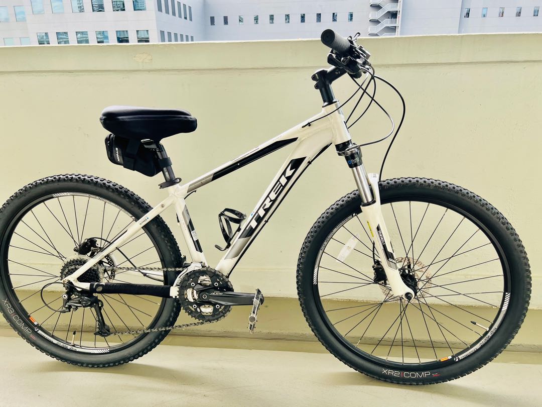 TREK 4500 Mountain Bike, Sports Equipment, Bicycles \u0026 Parts, Bicycles on  Carousell