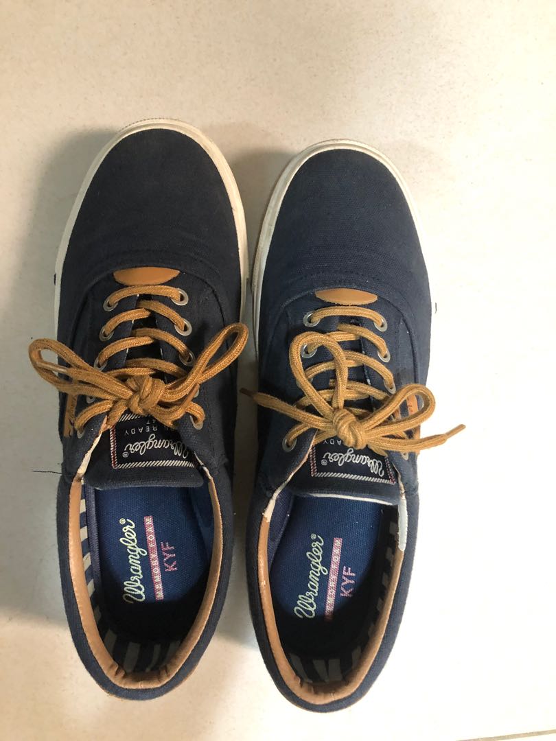 Wrangler canvas shoes, Men's Fashion, Footwear, Sneakers on Carousell
