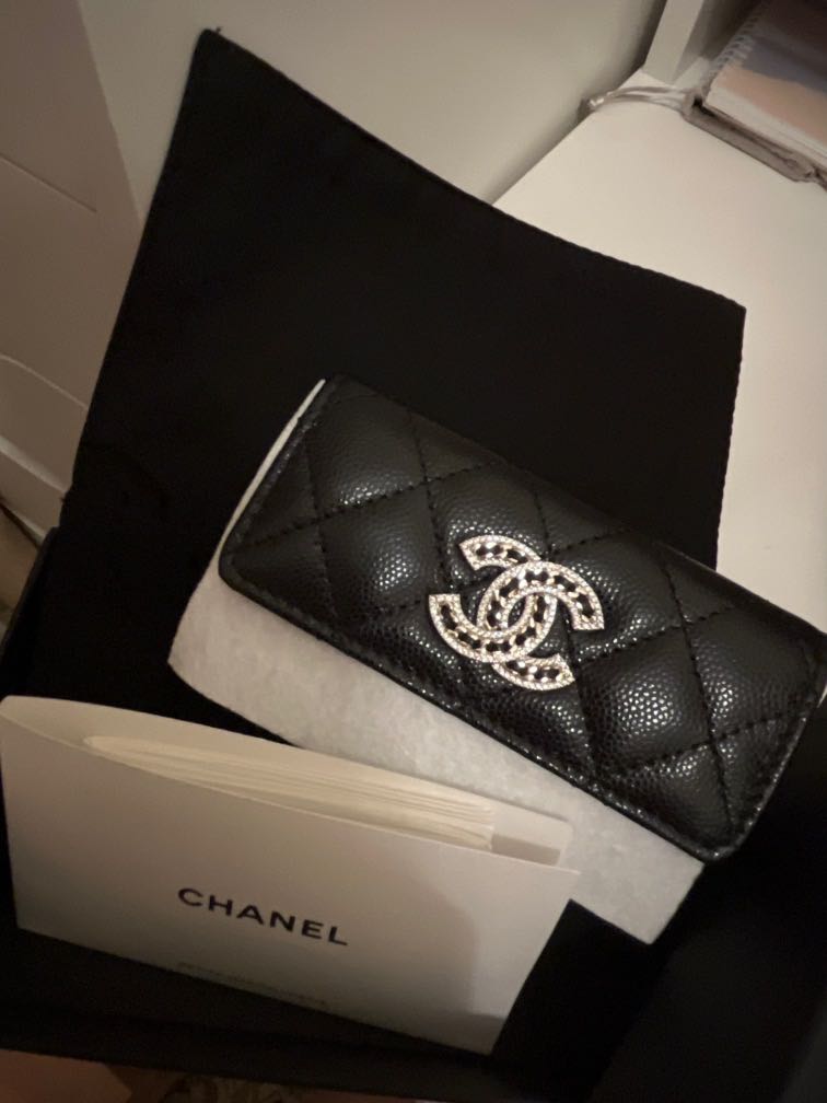 最新款22s Chanel 香奈兒皮穿鍊水鑽扣logo card holder AP2735, 名牌 ...
