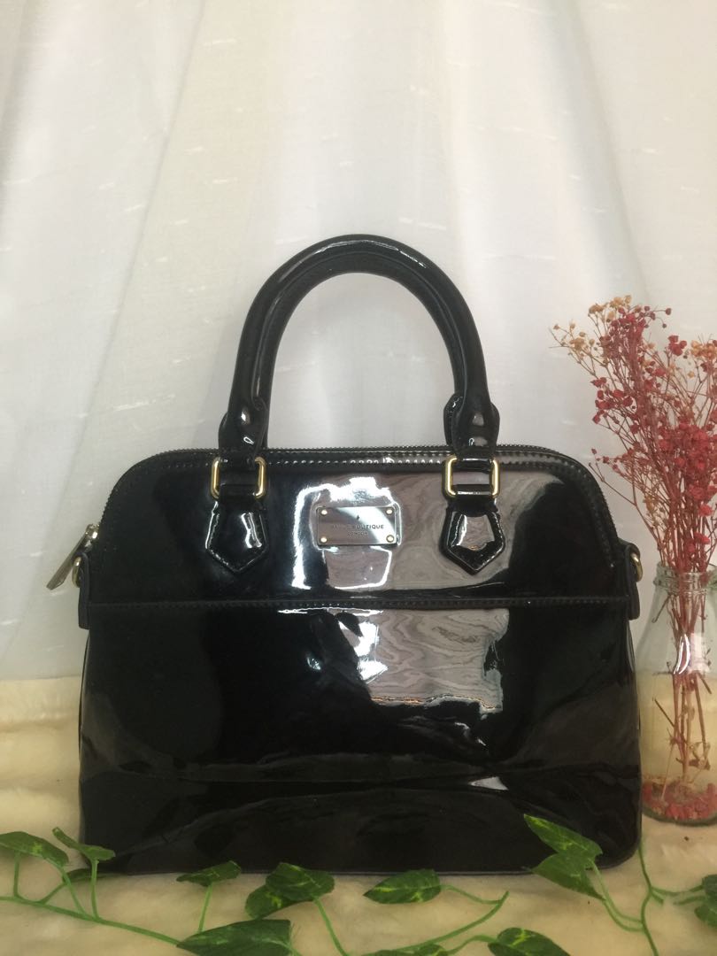 Authentic Paul's Boutique Black Patent Alma Bag, Luxury, Bags & Wallets on  Carousell