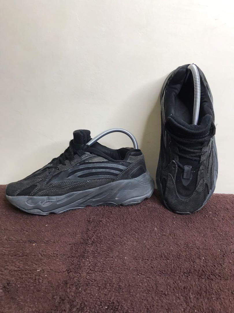 women's size 8 yeezys