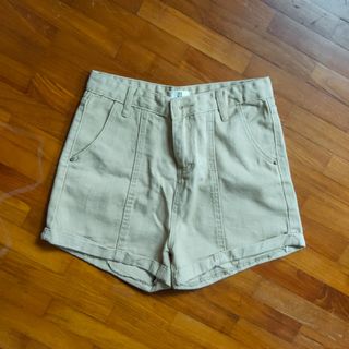 (Category: ) located in . Submitted by 128.582 (Listing ID 1150499762, Image 1). Description: .