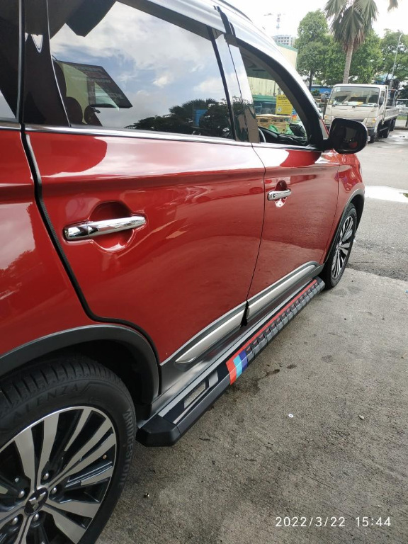 Black Outlander side step, Car Accessories, Accessories on Carousell