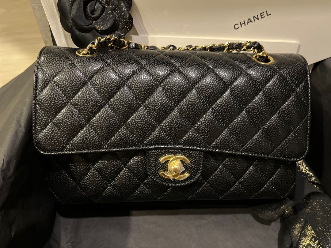 Chanel medium caviar classic black GHW microchip, Women's Fashion