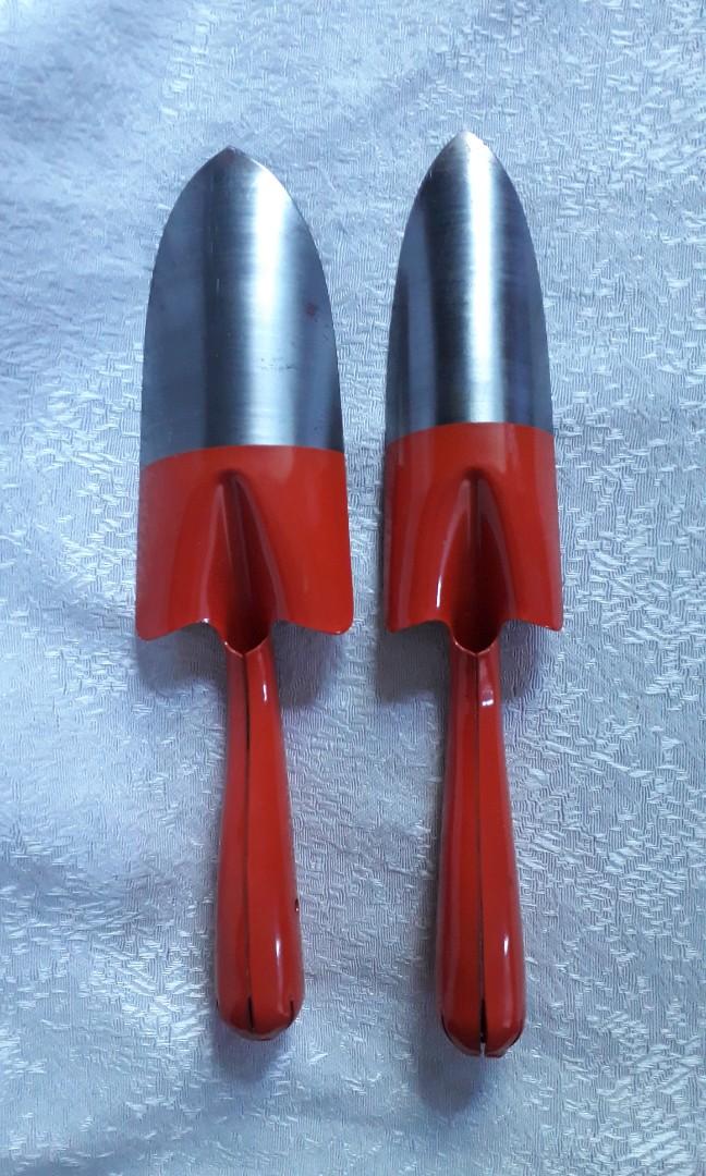 Bundle Saboten Garden Tools - 2 Spades (Category: Gardening Tools & Ornaments) located in Quezon City. Submitted by jojoleen28 (Listing ID 1150478126, Image 3). Description: Saboten is a known Japanese company specializing in garden tools. This set is new, scratch marks on paint and metal is wear from storage..