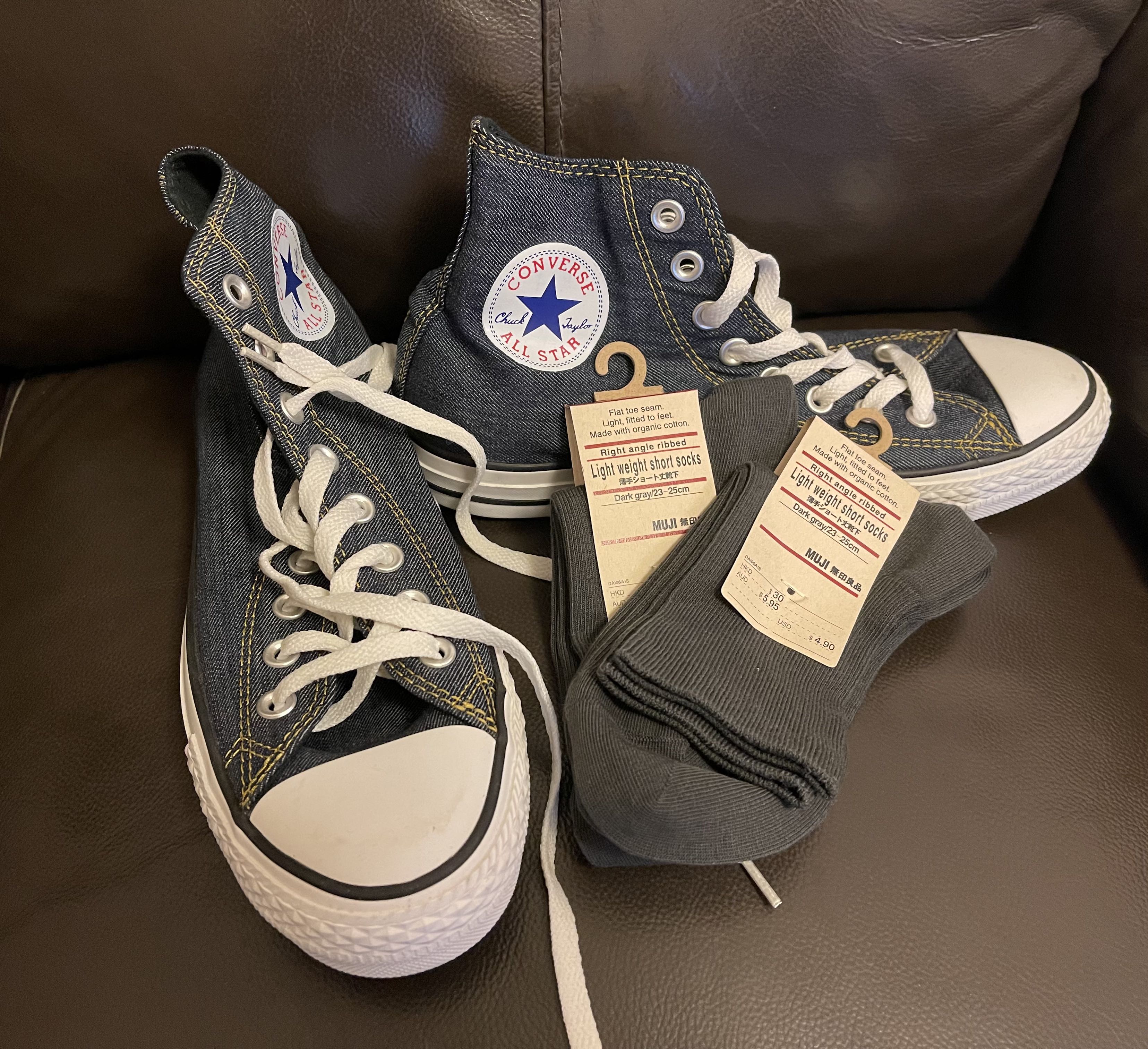 Converse All Star 牛仔布款高筒鞋- 40 碼（沒有鞋盒）另加送2對無印良品襪子, 女裝, 鞋, 靴- Carousell