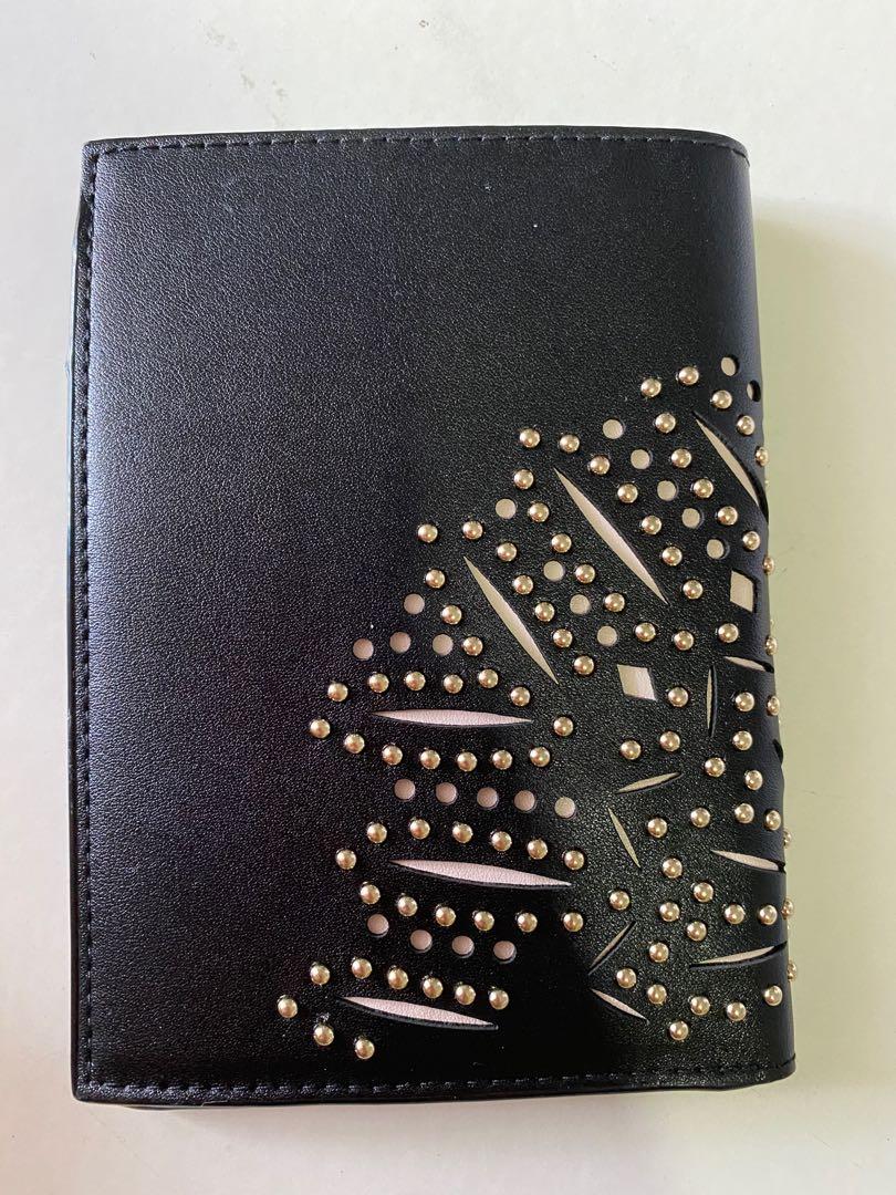 Passport Cover VICTORIA’s SECRET, Fesyen Wanita, Tas & Dompet di Carousell