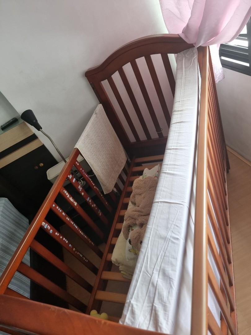 Good quality baby cot n car carrier, Babies & Kids, Baby Nursery & Kids