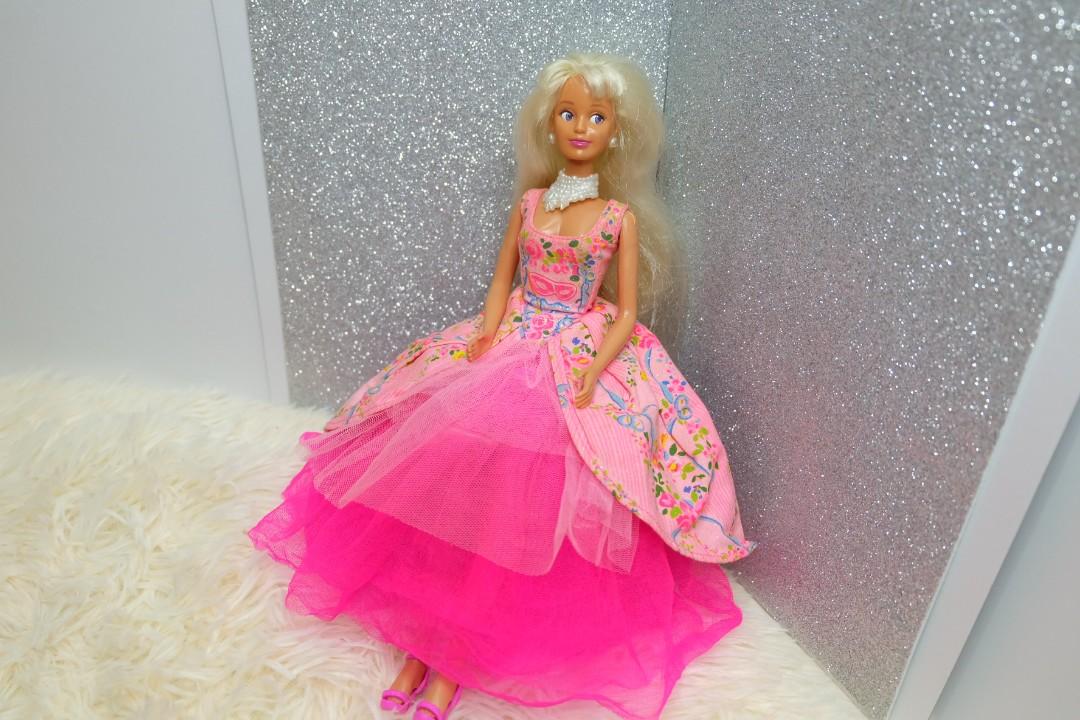 Sindy 1995 sales