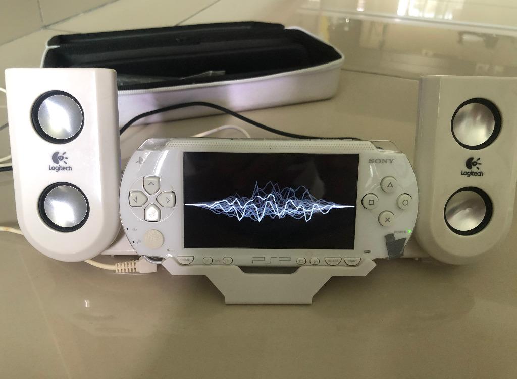 LOGITECH PlayGear Amp Speaker For Sony PSP System