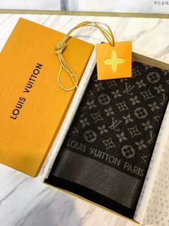 Louis Vuitton Monogram Scarf 140cm X 140cm LV 065896 Black/Gold
