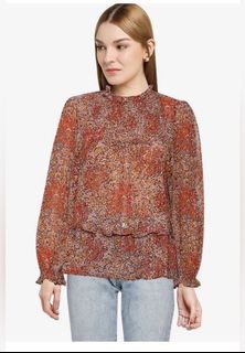 (Category: ) located in . Submitted by wanttoclearwardrobe (Listing ID 1150413082, Image 1). Description: .