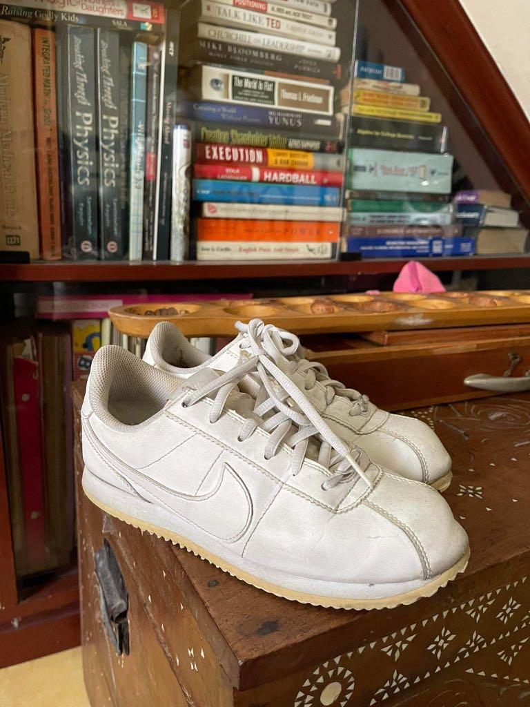 nike cortez all white on feet