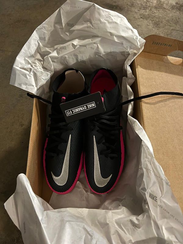 Nike Phantom GT Elite DF FG, Men's Fashion, Footwear, Boots on Carousell