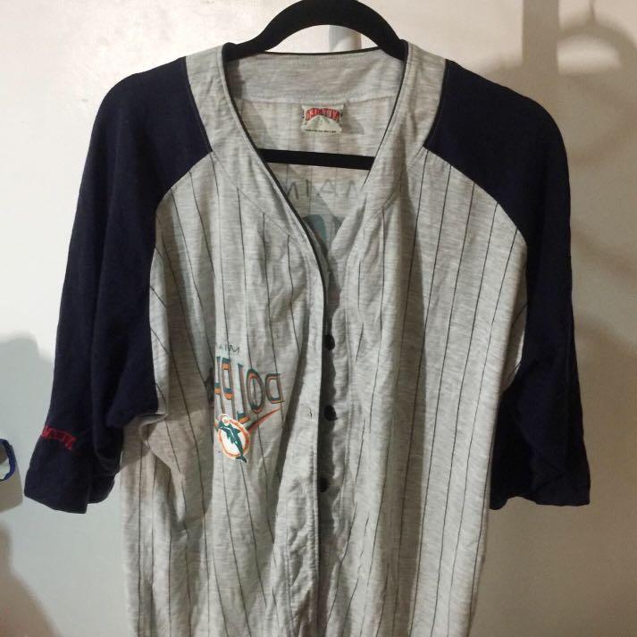 Nutmeg mills 1995 X NFL jersey (Category: Coats, Jackets and Outerwear) located in Iloilo. Submitted by B0RDERLINE_STUDIO (Listing ID 1150439847, Image 1). Description: Sf 85 Real vintage from nutmeg mills 1995 and rare Size L Oversized .