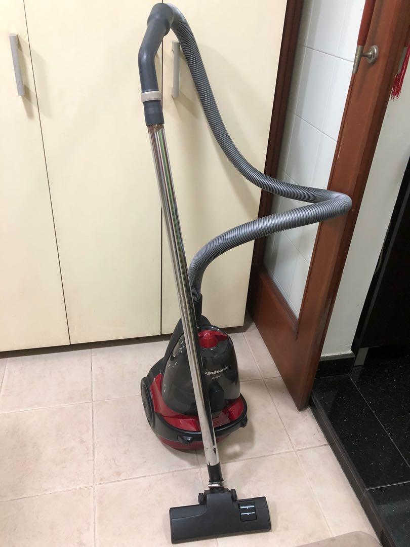 Panasonic 1500W Vacuum Cleaner, Model MCCL481, TV & Home Appliances