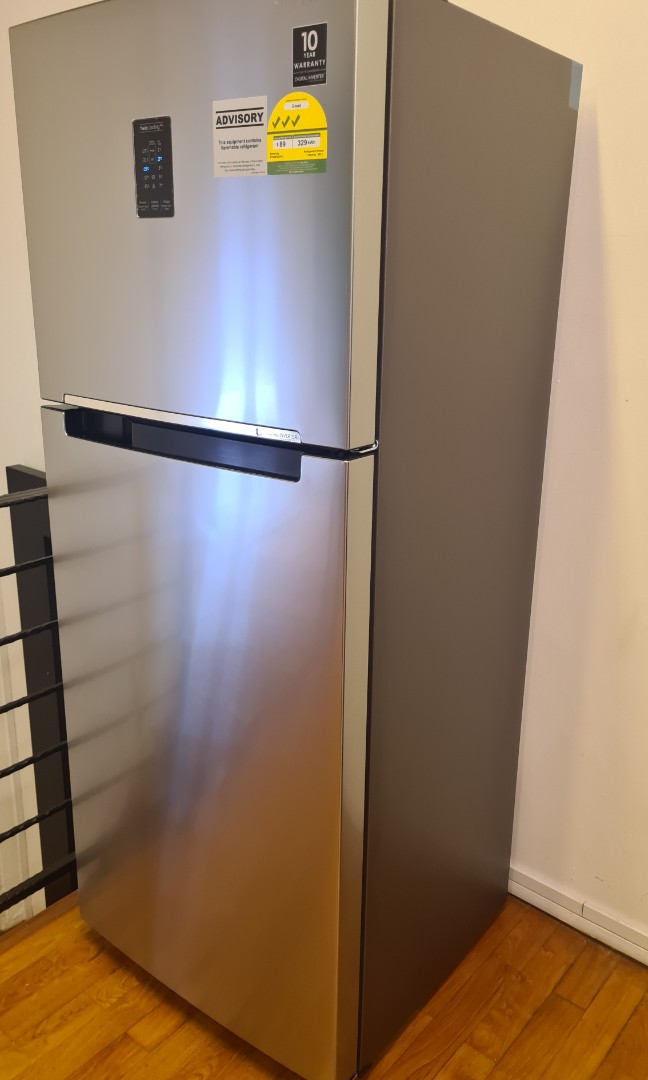 Samsung Fridge for sale. Hardly used. Bought late 2020 for an office