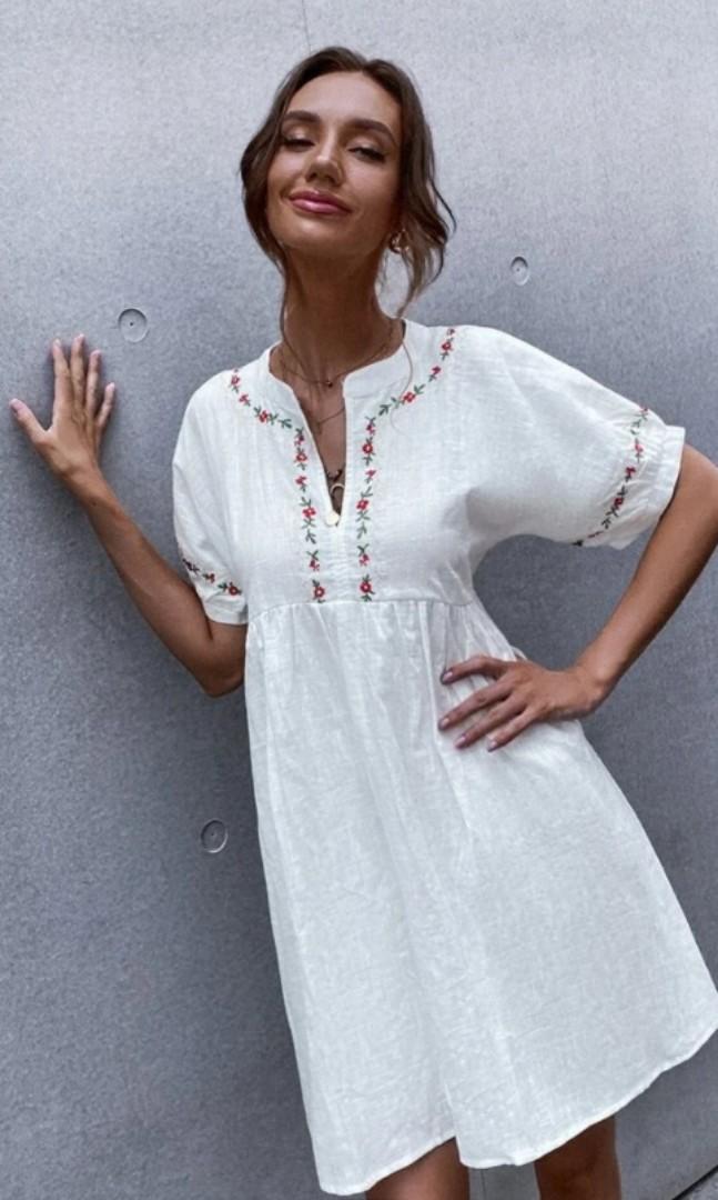 Shien Floral embroidered Notch Neck 