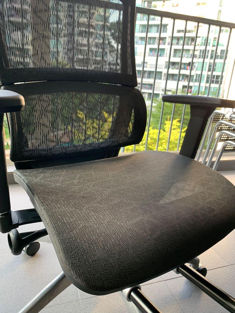 UMD HighBack Full Mesh Ergonomic Office Chair with Footrest, Furniture