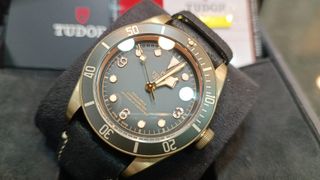 （分類：）位於 。 由 TimeAttackWatches 提交（商品編號 1150725841，圖片 1）。簡介： 。