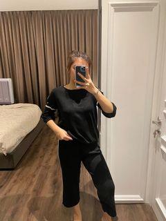 3 Mongkis — Black Knitted Set