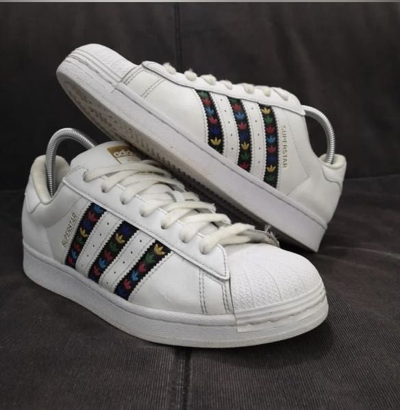Superstar multicolor store