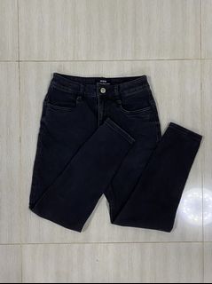 (Category: ) located in . Submitted by zeazcloset (Listing ID 1150691890, Image 1). Description: .