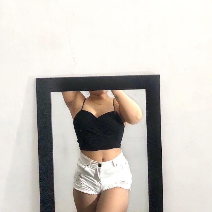 Black Crisscross Sexy Top (Category: Sleeveless) located in Naga. Submitted by nmalemania (Listing ID 1150766958, Image 2). Description: Black Sexy Top •In excellent condition, no flaws •Like new •fits well with Small-Med •Very flattering for ladies w boobs.