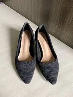(Category: ) located in . Submitted by zeazcloset (Listing ID 1150673884, Image 1). Description: .