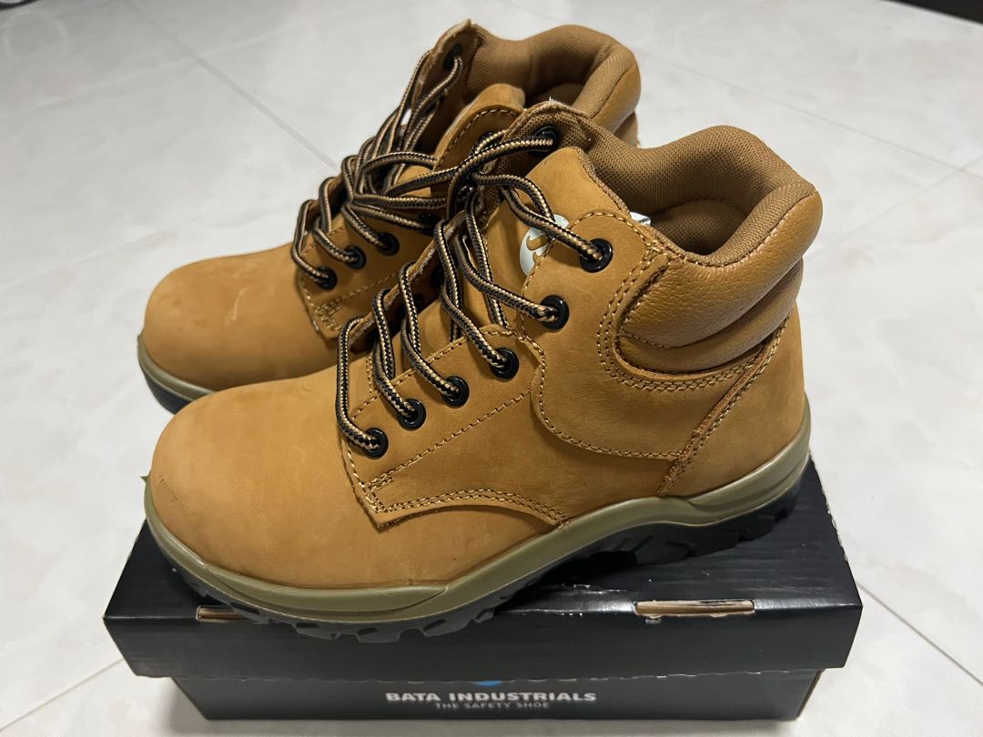 Brand New Bata Titan Mid Cut Boots Size 5 Men s Fashion