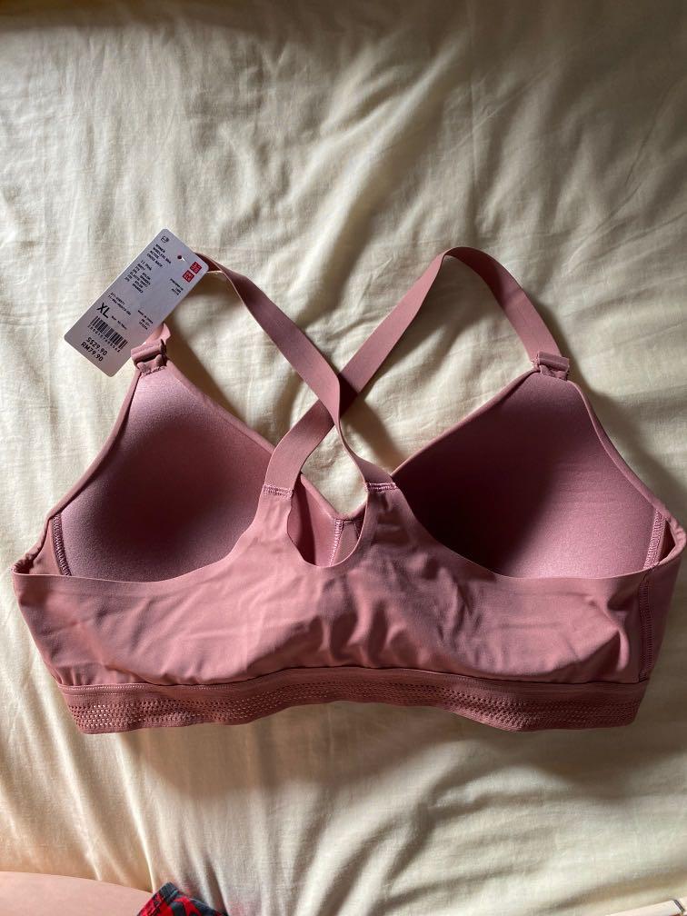 Uniqlo Wireless Bra ( 3D Hold ) , Red , 75/80 AB , 1 pcs available, Women's  Fashion, New Undergarments & Loungewear on Carousell