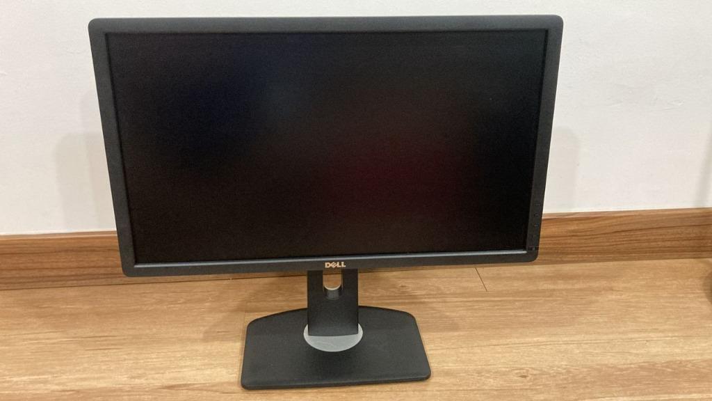 MostLaku Dell UltraSharp 23 Monitor U2312HM, Computers & Tech, Parts