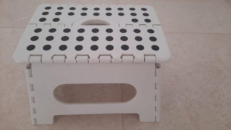 Foldable step (Category: Ladders & Steps) located in Singapore. Submitted by silvercorniche (Listing ID 1150748751, Image 1). Description: .
