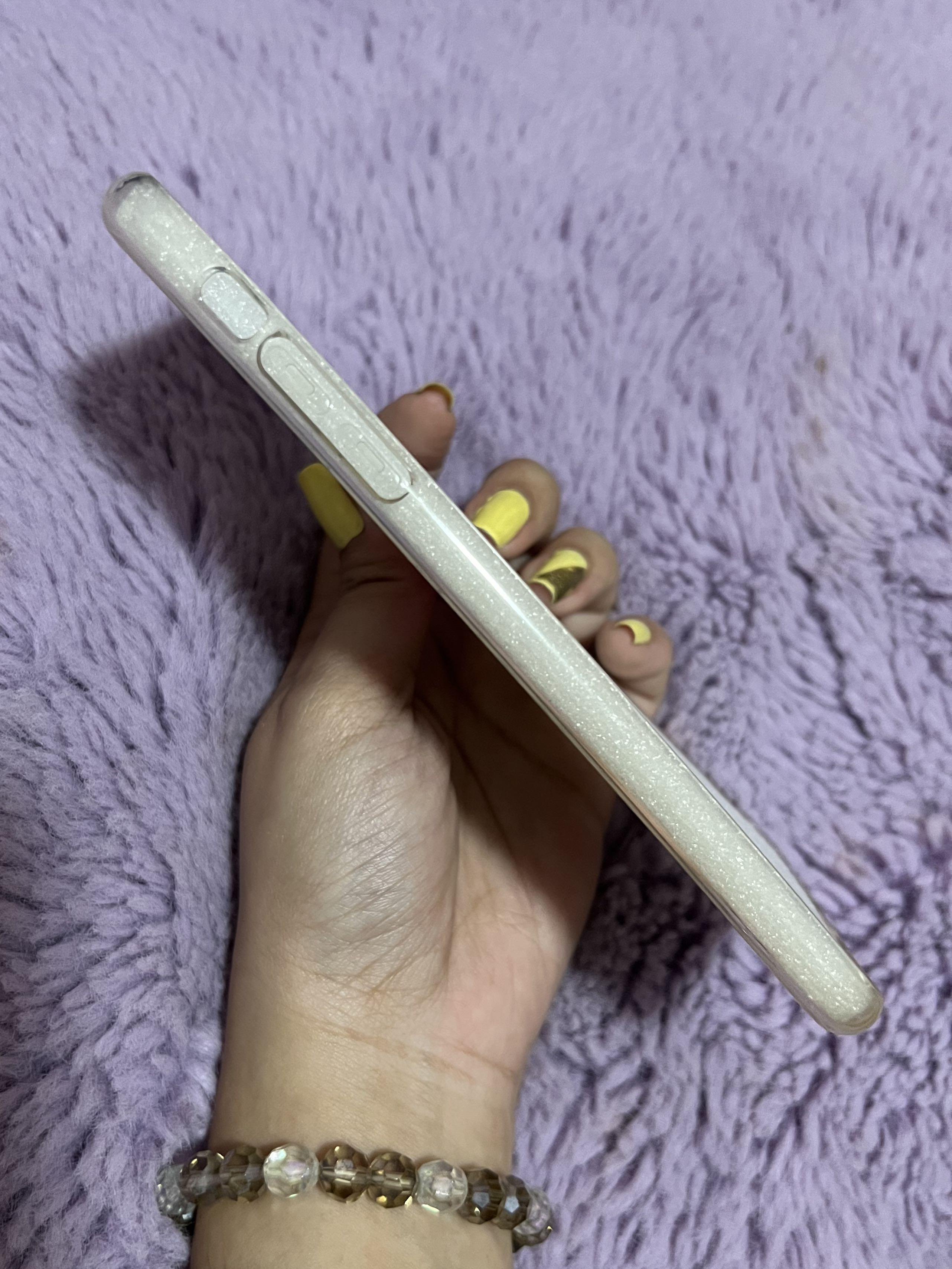 IPHONE 11 PRO MAX BT21 SILICONE CASE (Category: Cases & Sleeves) located in Manila. Submitted by ohishadelrosario (Listing ID 1150804229, Image 2). Description: .