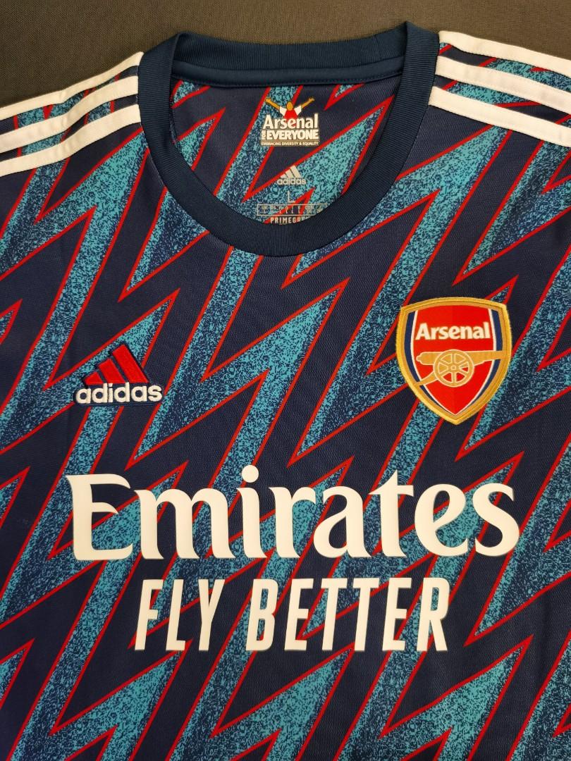 Jersey in frame adidas arsenal 2021 