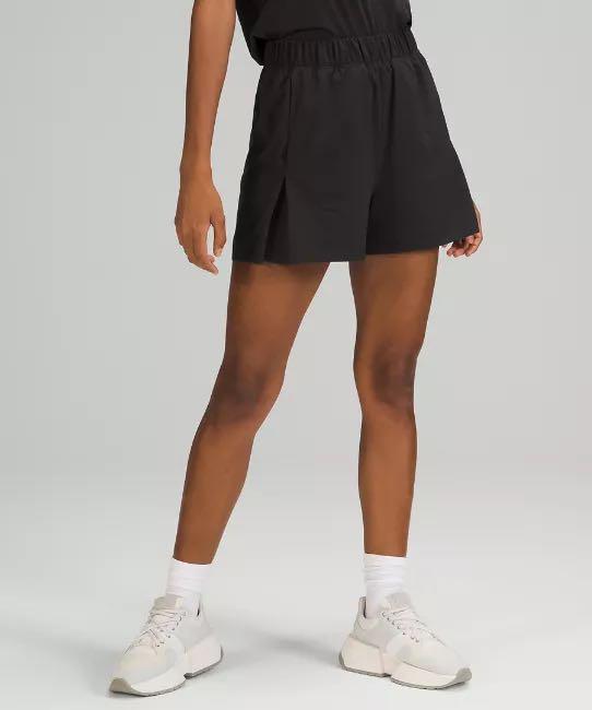 Lululemon deals pleated shorts