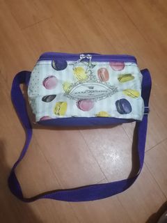 (Category: ) located in . Submitted by decluttering97 (Listing ID 1150721153, Image 1). Description: .