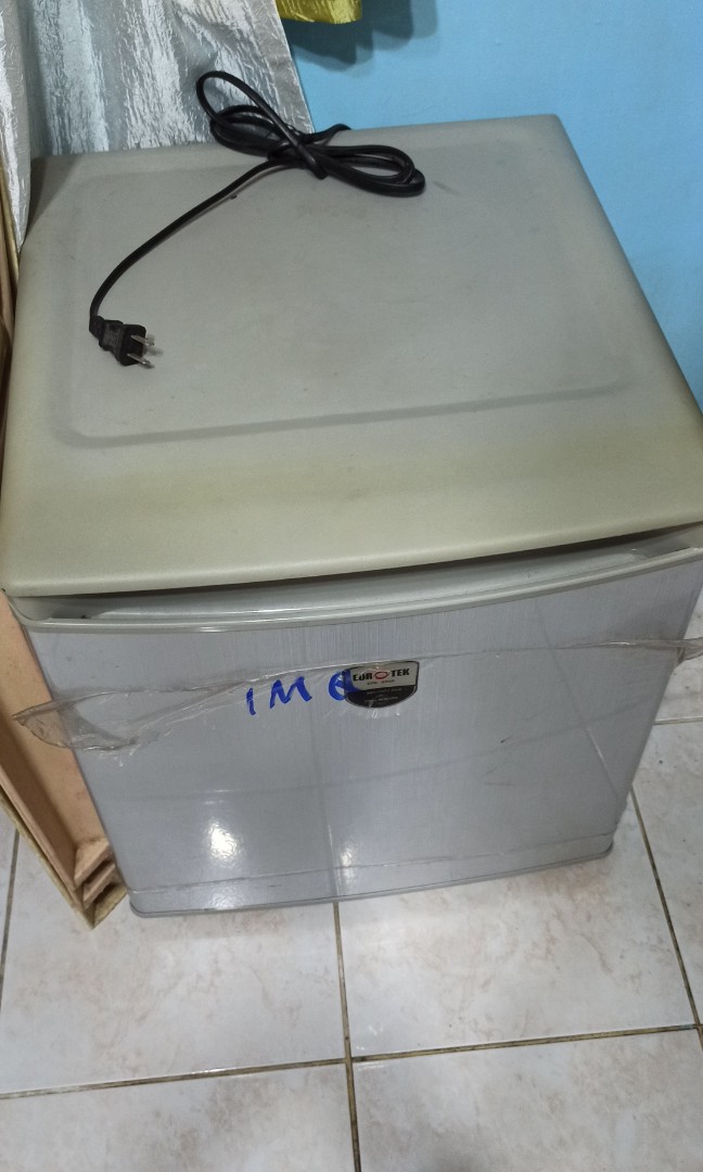 Mini Small Refrigerator Eurotek, TV & Home Appliances, Kitchen
