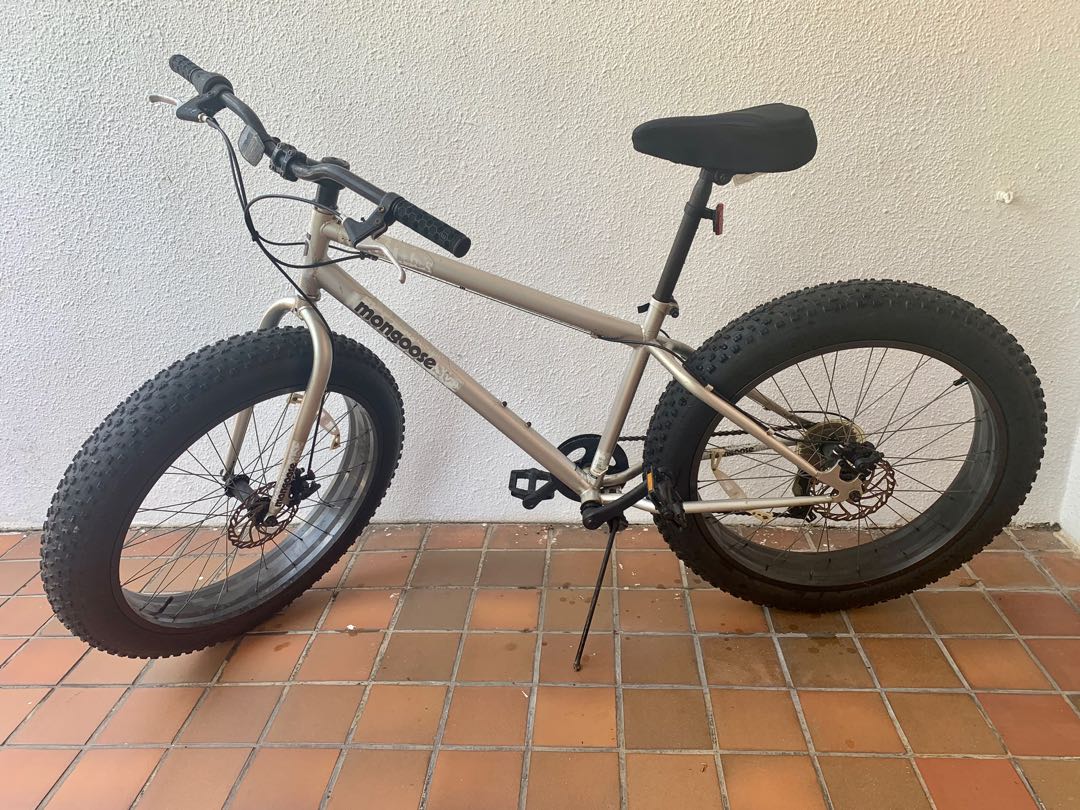 Mongoose Men s Malus 26 in Fat Tire Bike