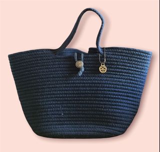 (Category: ) located in . Submitted by sdwardrobe (Listing ID 1150820321, Image 1). Description: .